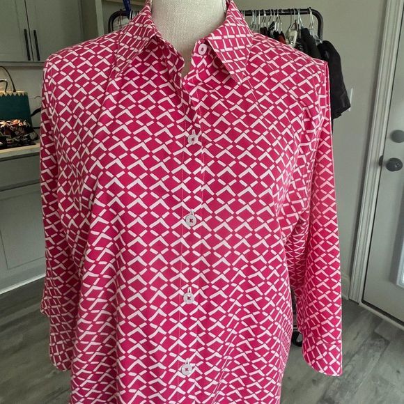 Chico's Button Front Blouse 100% Cotton Pink White Print Size (Chico's 2) Medium - Picture 2 of 8